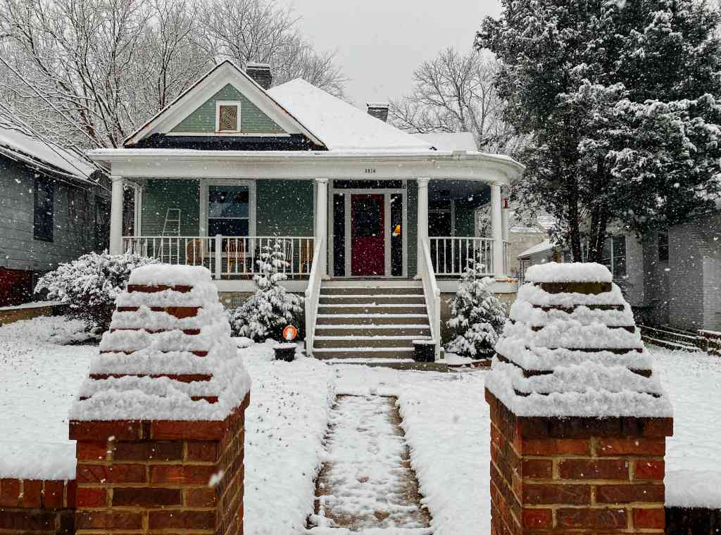 Tips To Avoid Roof Damages Caused by Heavy Snow